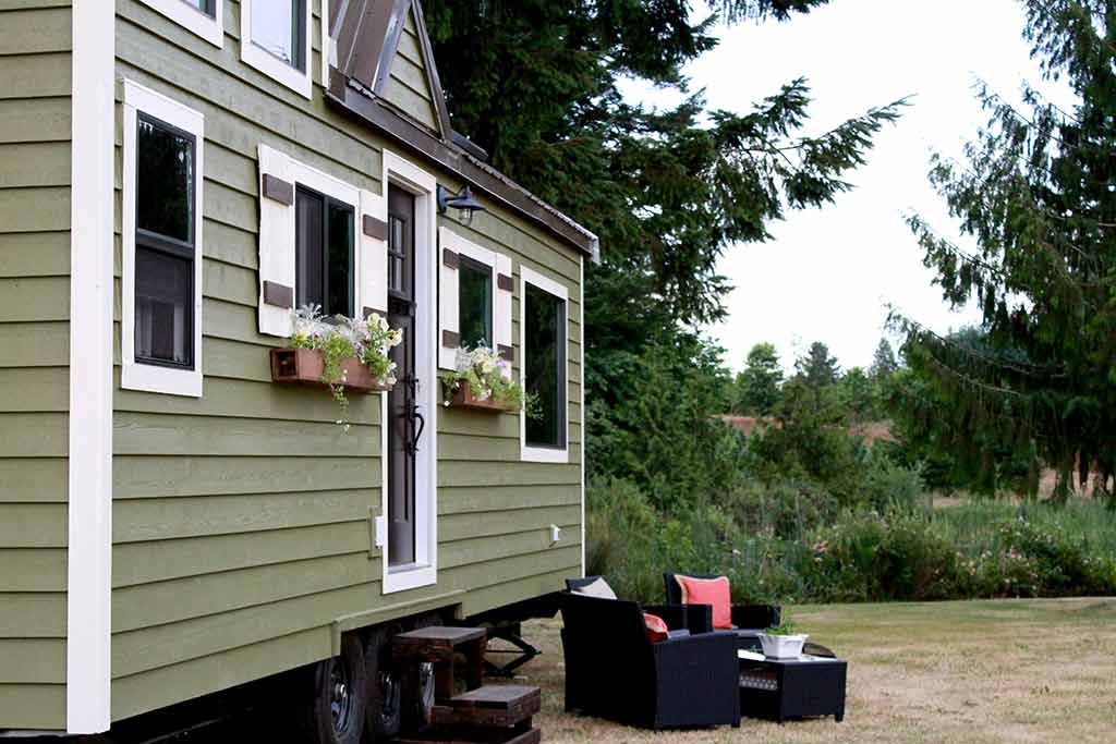 Outside view of the Cozy Cottage custom tiny home