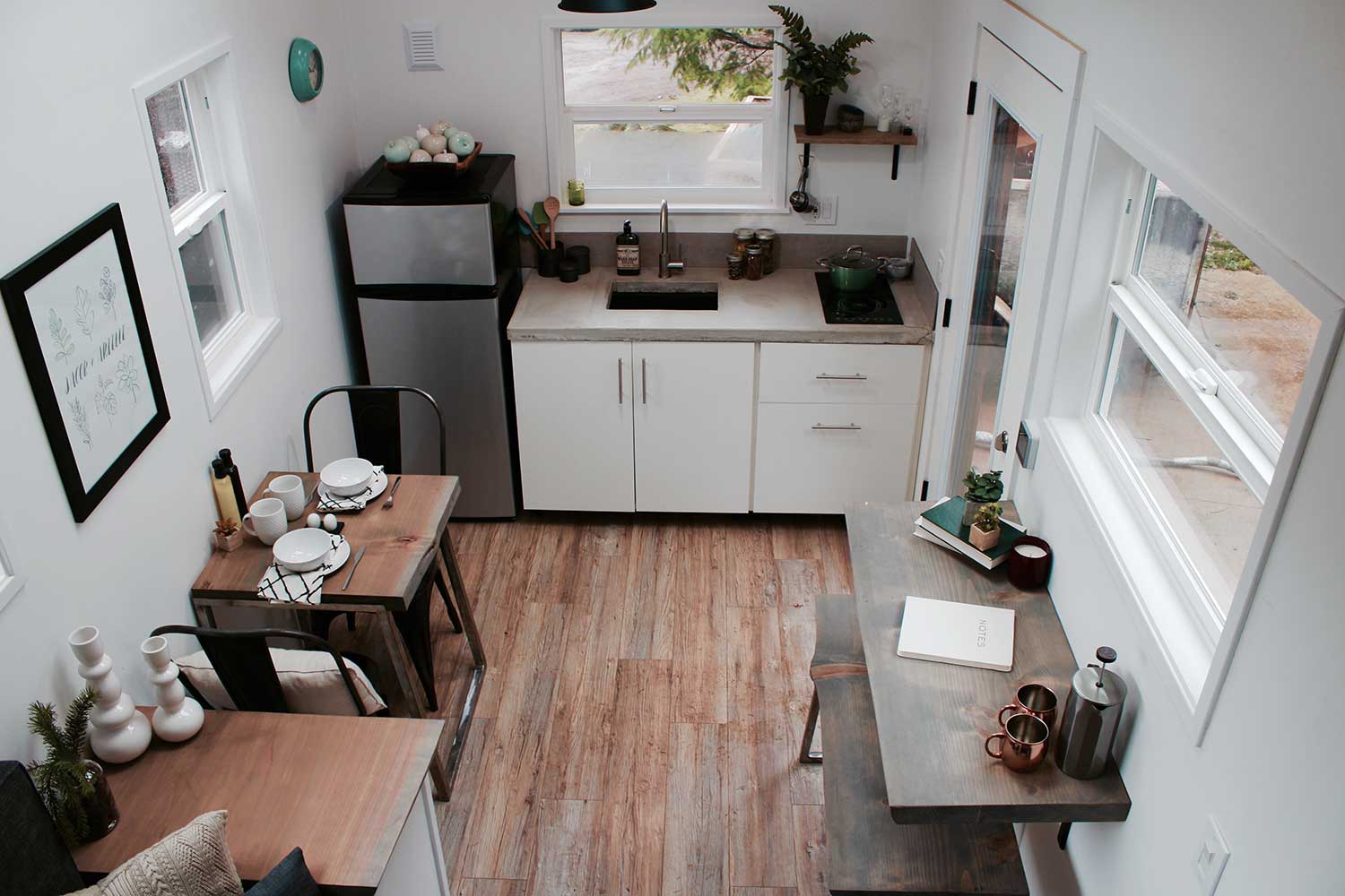 THe Midcentury Modern Tiny Home's kitchen