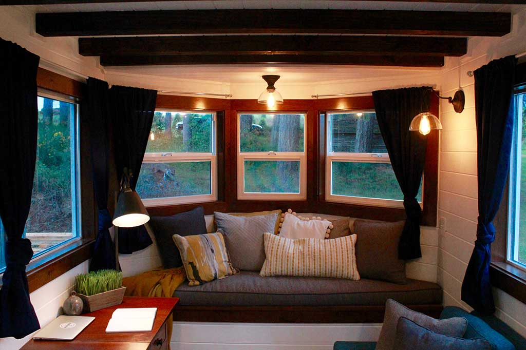 cottage house window seat